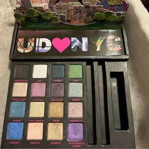 Urban Decay Book of Shadows 3 NYC Palette